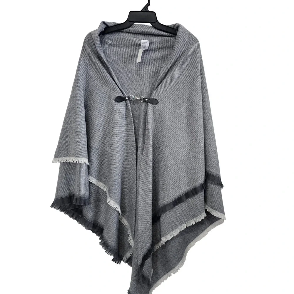 Gray‎ Knit Poncho Wrap with Faux Leather Toggle Clasp Fringe Hem S-M